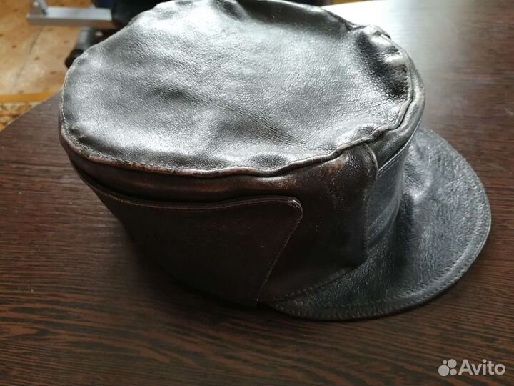 Мужская кожаная кепка
