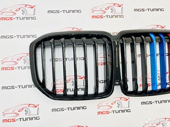 Решетка BMW Х7 G07 M-Perfomance с триколором