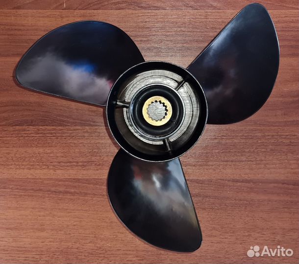 Винт Yamaha 60-140, F70-F130 (3x13x19) Сталь