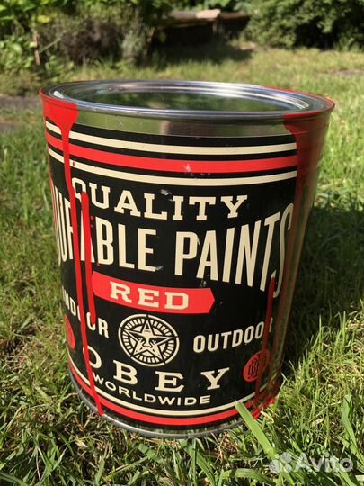 Сувенирная банка краски obey