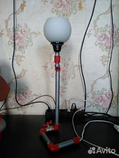 Лампа из водопроводных труб