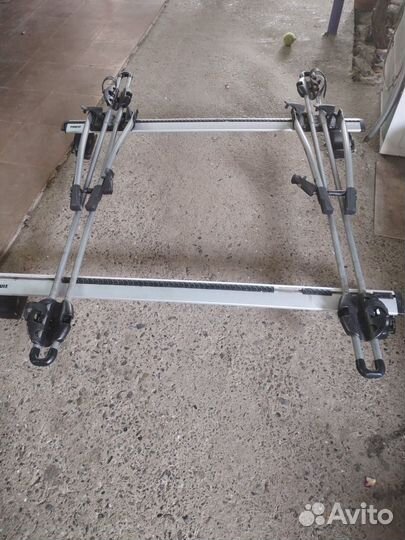 Багажник на крышу Thule с велокреплениями