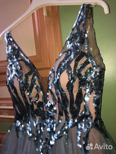 Вечернее платье