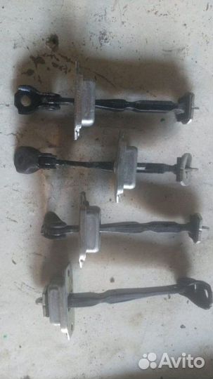 Ограничители дверей Ниссан Кашкай j11 2018г