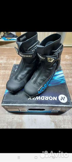 Лыжные ботинки коньковые