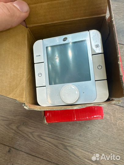 Блок управления с жк-дисплеем carel ATC4VT1AD0