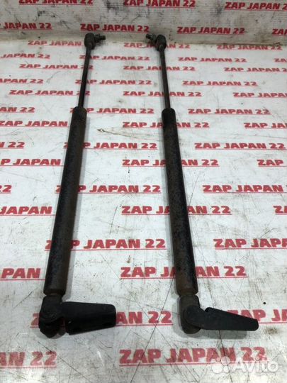 Амортизатор двери багажника Mitsubishi Airtrek