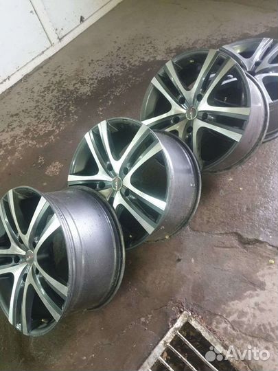 Продаю автомобильные диски