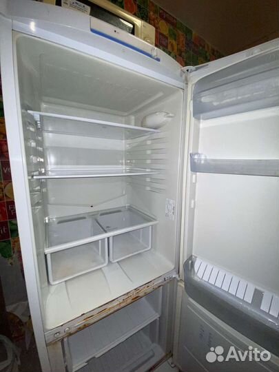 Холодильник бу indesit