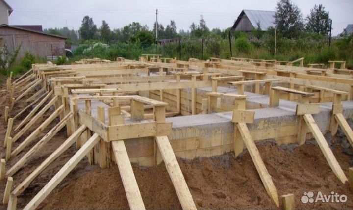 Бригада строителей