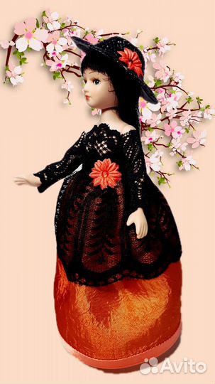 Кукла фарфоровая коллекционная
