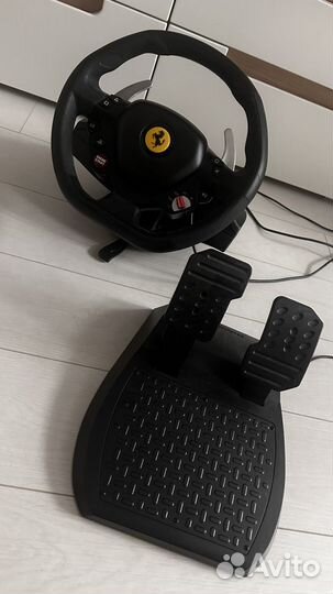 Игровой руль с педалями