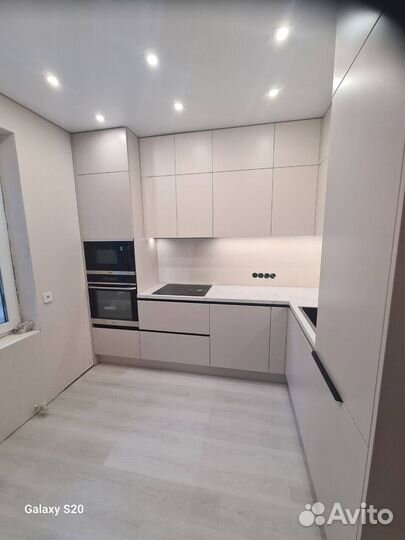 Кухня под потолок на заказ