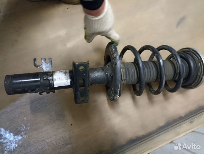 Стойка передняя левая VW-T6 7E5 413 031 H