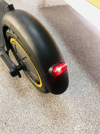 Электросамокат escooter новый