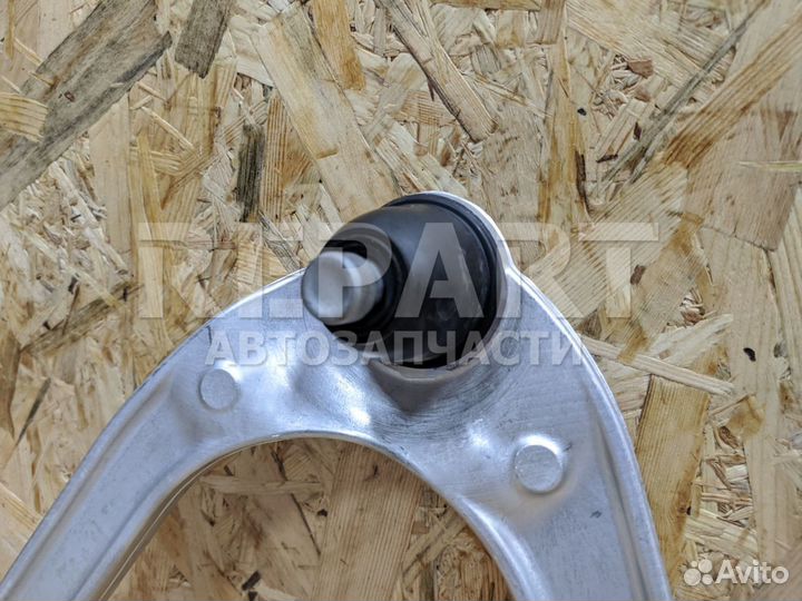 Рычаг передний верхний правый Infiniti QX70/FX