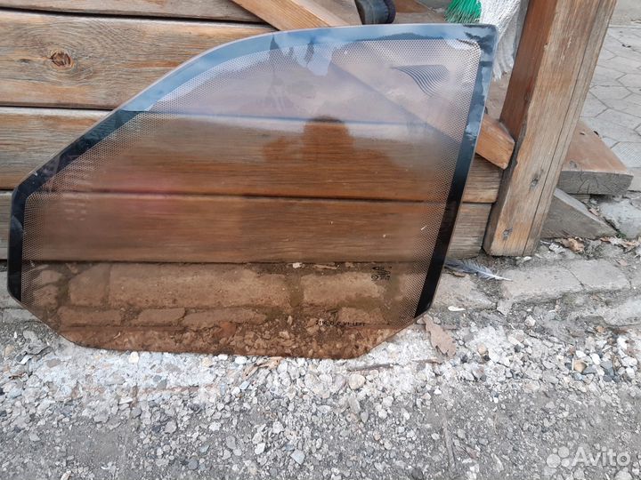 Продам стекла на ваз 2110
