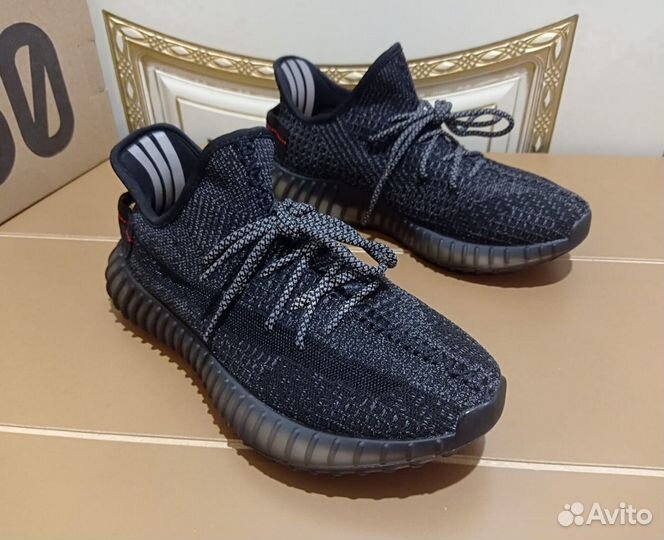 Кроссовки Adidas Yeezy boost 350 v2