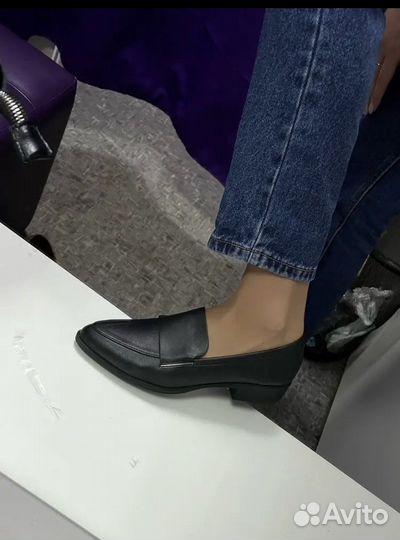 Лоферы женские