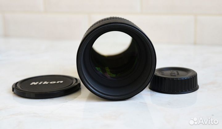 Nikon AF DC Nikkor 105mm f/2D