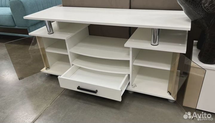 Тумба под телевизор 1,3м