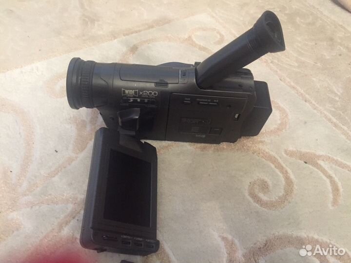Продам видео камеру