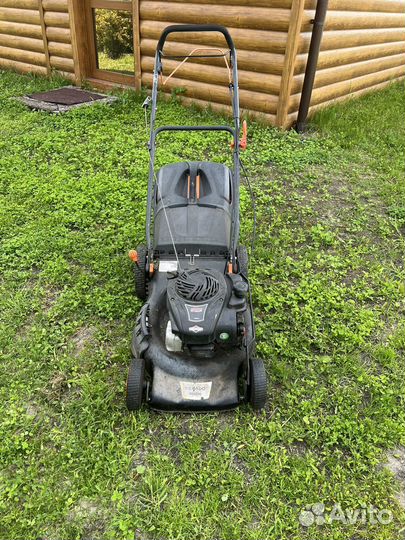 Газонокосилка бензиновая самоходная бу