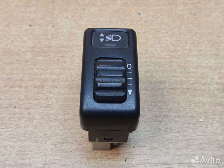 Кнопка корректора фар, Volvo 960