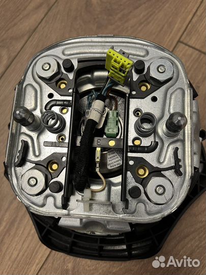 Подушка безопасности в руль Airbag Bmw e90 X-1