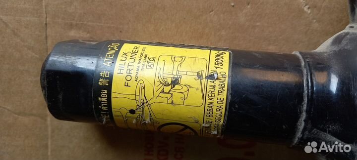 Hilux Домкрат оригинал 09111-0K081 Toyota fortuner