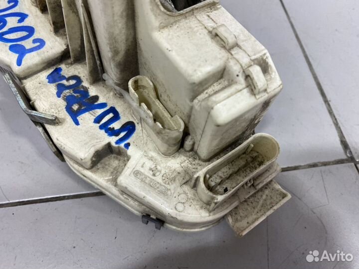 Замок двери передней левой Mercedes W221 S