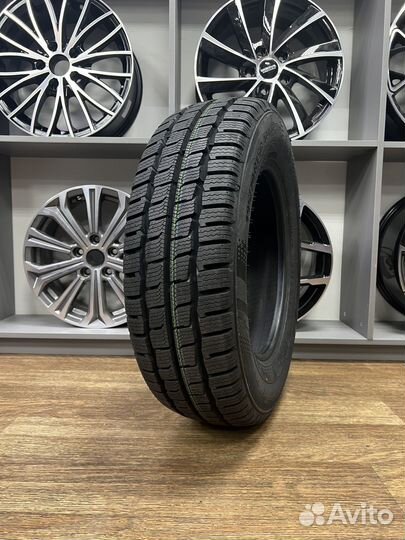 Kumho Winter PorTran CW51 215/65 R16C