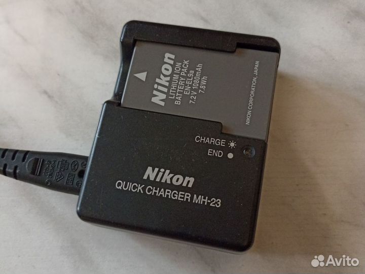 Зарядное устройство и АКБ для фотоаппарата Nikon