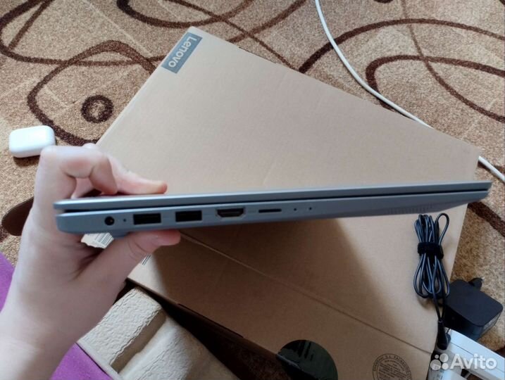 Продаю новый ноутбук 