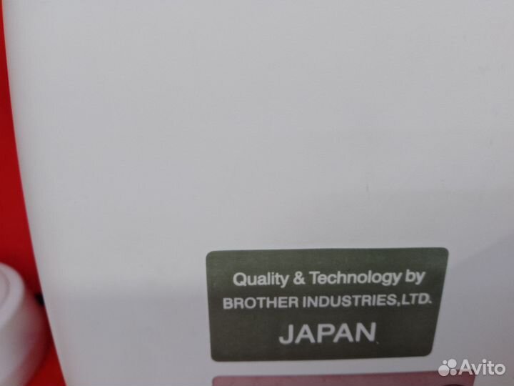 Продаю компьютерную швейную машинку. brother