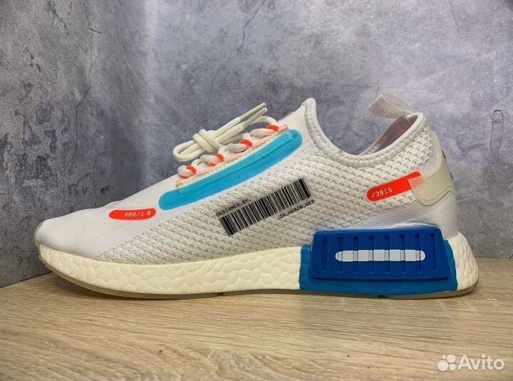 Кроссовки мужские Adidas NMD R1 whitе