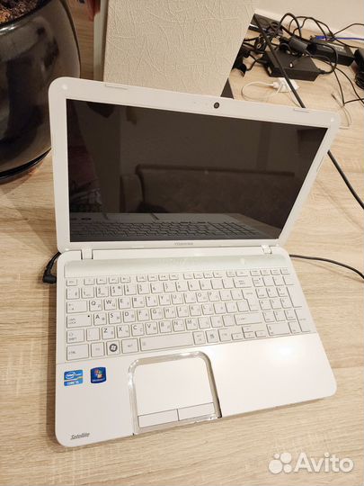 Toshiba L850, core i5, 8gb, SSD+HDD