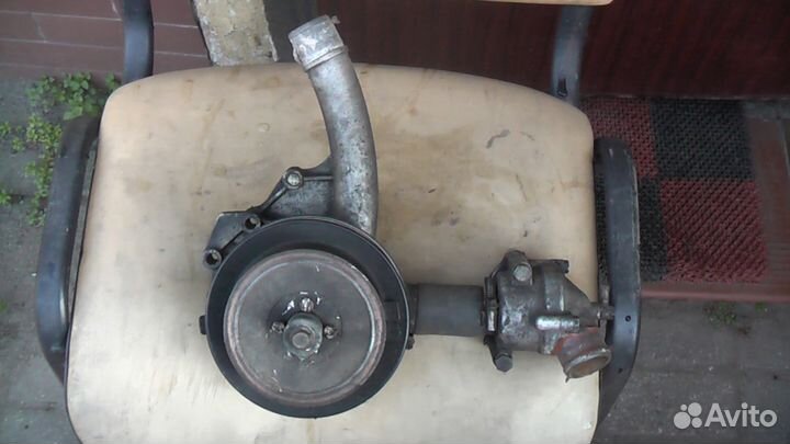 Помпа на Мерседес W123.124.190(W201) 102 мотор