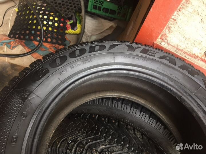 Goodyear UltraGrip 500 205/60 R15 91T
