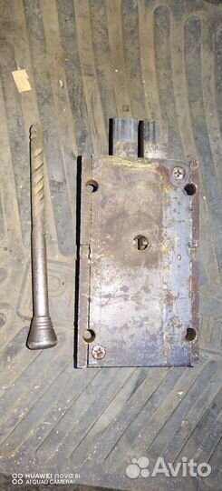 Ригельные замки для гаража