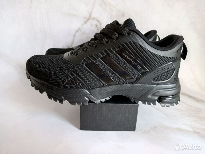 Летние кроссовки адидас