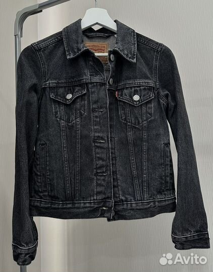Джинсовая куртка levis