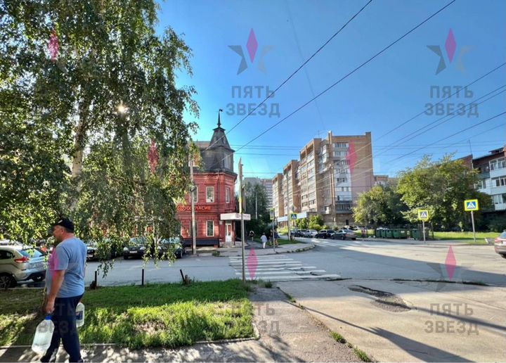 Отдельно стоящее здание в центре города