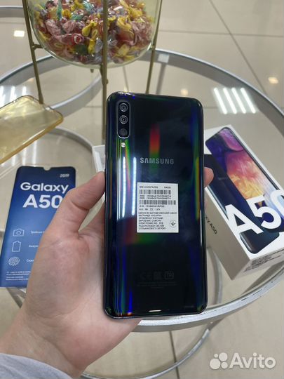 Samsung Galaxy A50, 4/64 ГБ