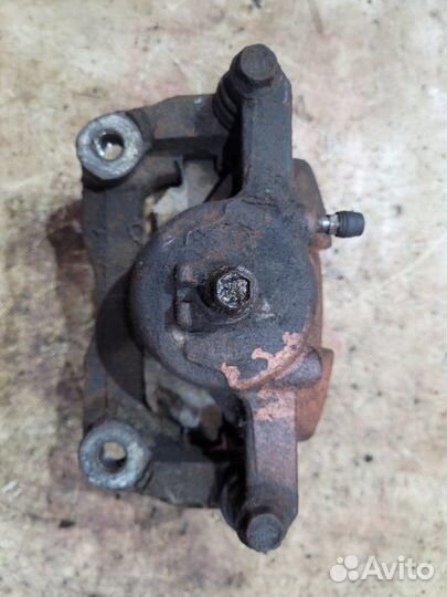 Суппорт Nissan Qashqai J10 HR16 2011