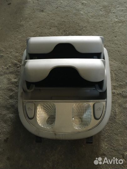 Плафон внутреннего освещения (очечник)