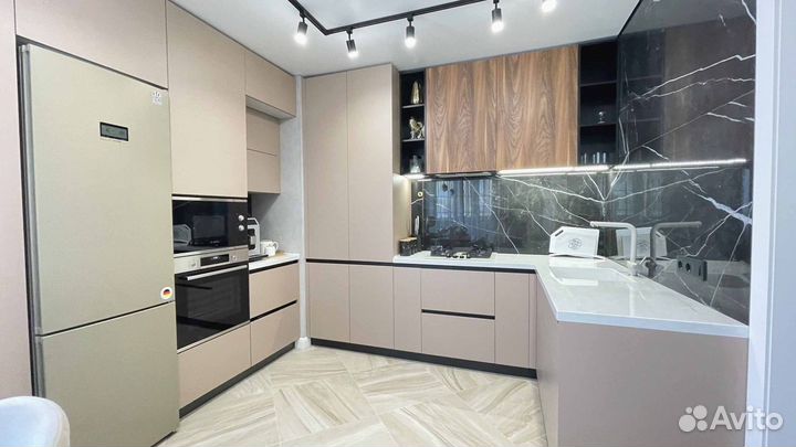 Кухня на заказ / новая / в наличии