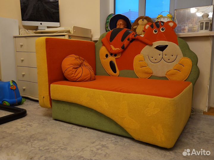 Диванчик детский