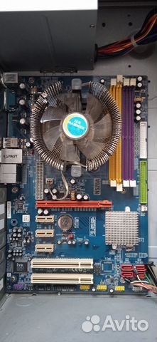 Материнская плата с процессором и кулером
