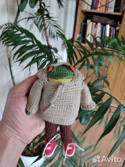 Вязаная крючком лягушка Хьюго ручная работа